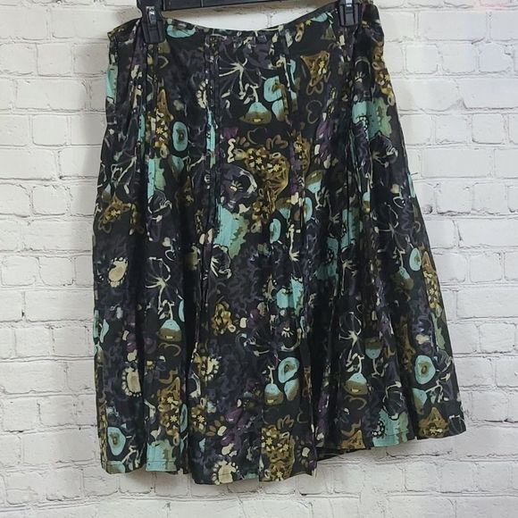 J.JILL Black Silk Flounce Coral Reef Pintuck Pleated Swing Skirt Size 10 - Picture 5 of 8